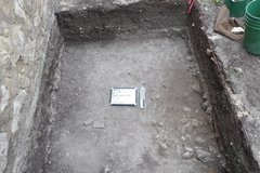 Flat surface inside an excavation unit