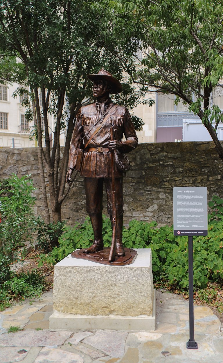 The Alamo To Unveil New Statues That Commemorate Texas's Historic Past