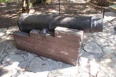12 pound carronade at the Alamo.