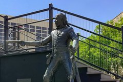 Statue of Toribio Losoya