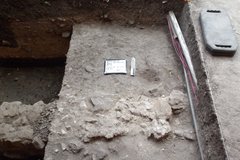 Step layer inside an excavation unit