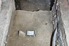 Flat surface inside an excavation unit 90 cm below the surface