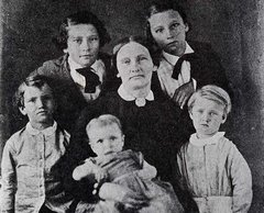 Photo of Mary Maverick and her children